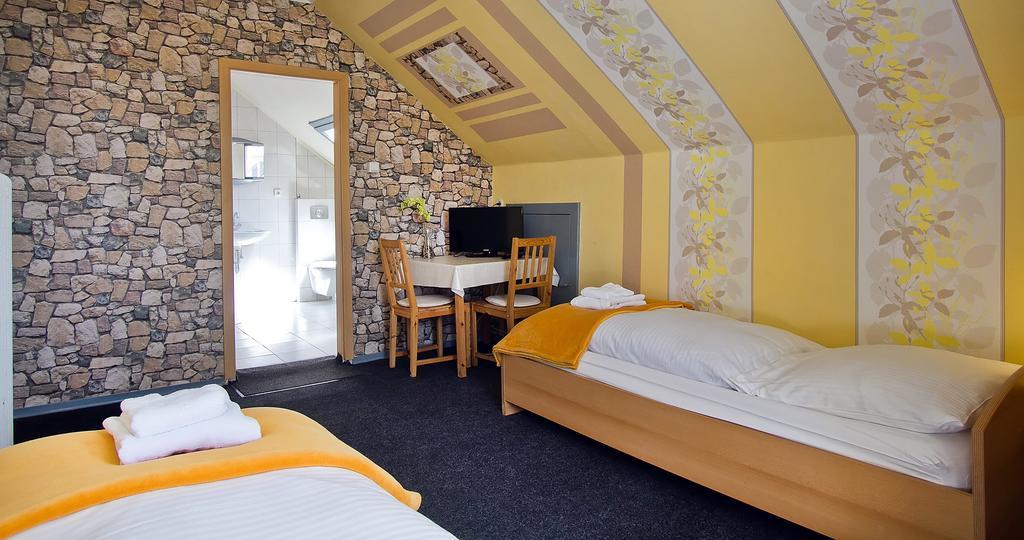 Hotel Neun 3/4 Celle Bagian luar foto